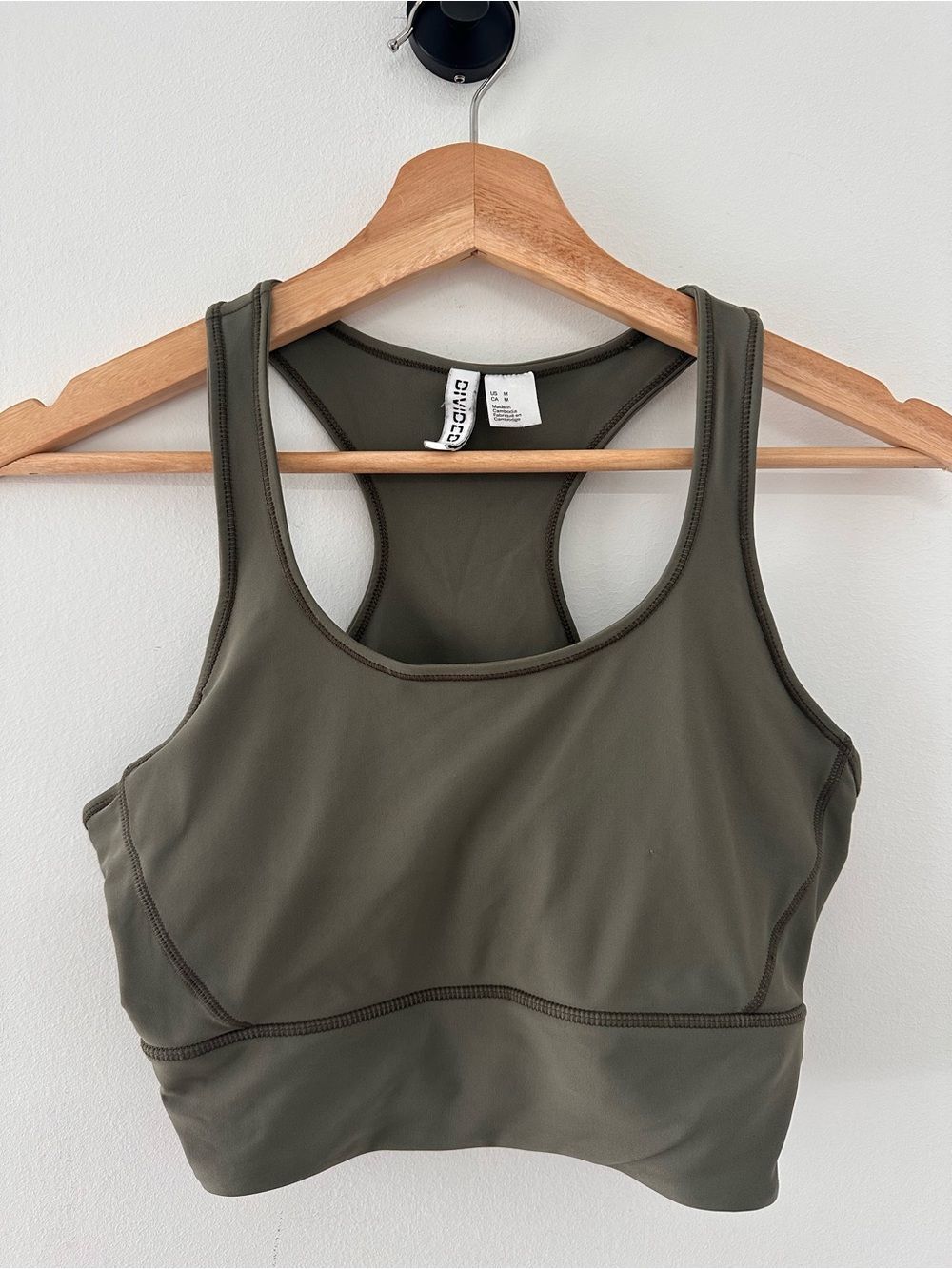 H&M Divided Olive Green Racerback Sports Bra Medium Athleisure Activewear cutout